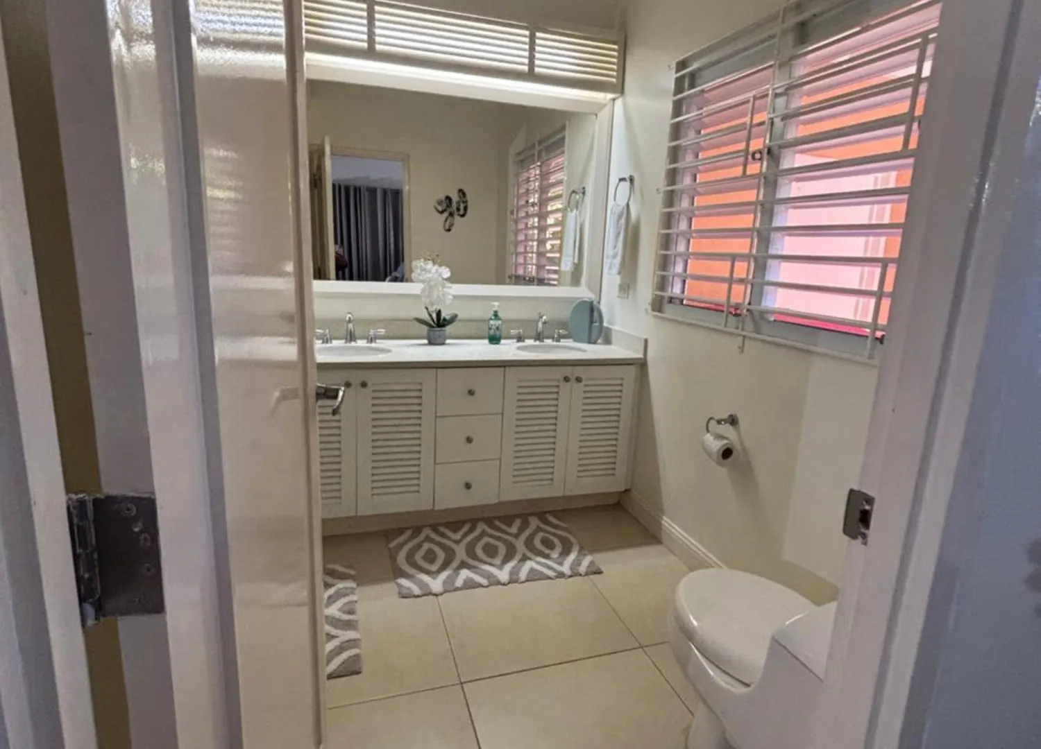 Cool Luxury One Bedroom Ocho Rios Banks